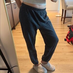 SET Active Lightweight Sweatpants (size M)